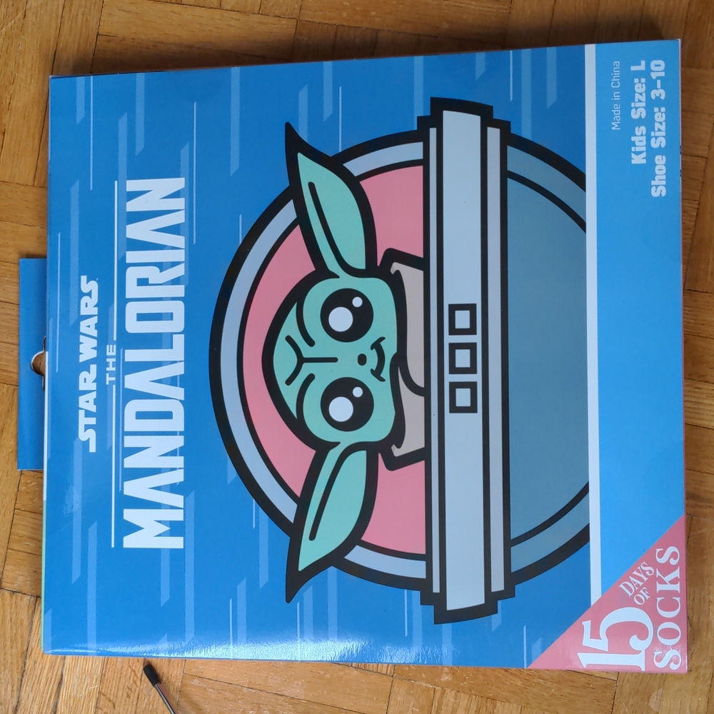BNIB Disney Star wars the mandalorian advent calendar